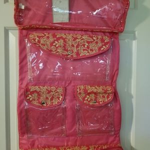 Travel Hanging organizer.